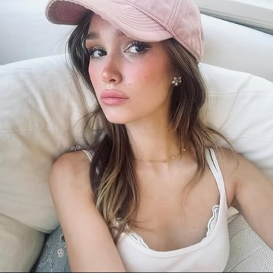 𐙚's profile picture