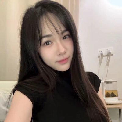 White Catty Waxing's profile picture