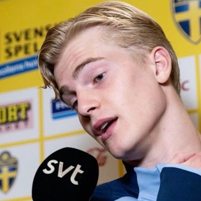 B's profile picture