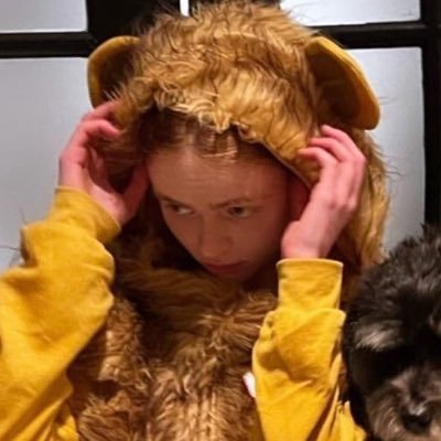 b☀️- MET SADIE SINK's profile picture