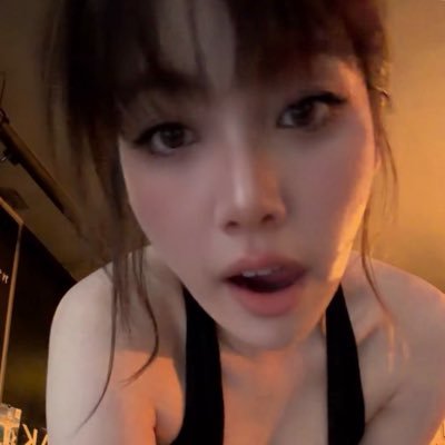 bikiniloi's profile picture