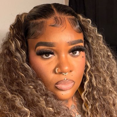 thegirlnatia's profile picture
