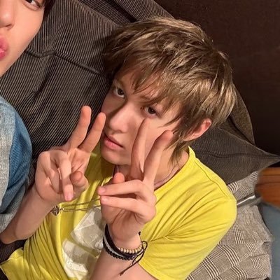 elle*'s profile picture