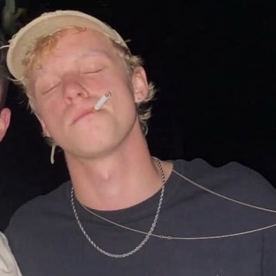 j🕷️'s profile picture
