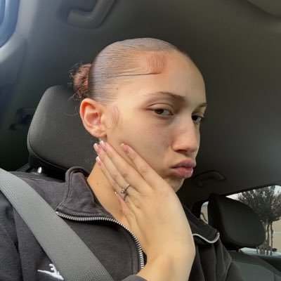 theyloveevivian's profile picture