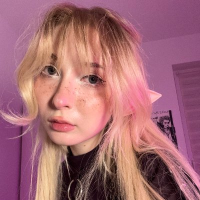 moonbyalice's profile picture