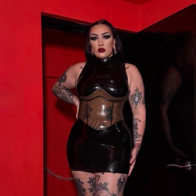 Goddess Lilly 🧛🏻♀️'s profile picture