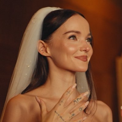 wickedlydovee's profile picture