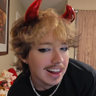 michael 🦇 18+'s profile picture