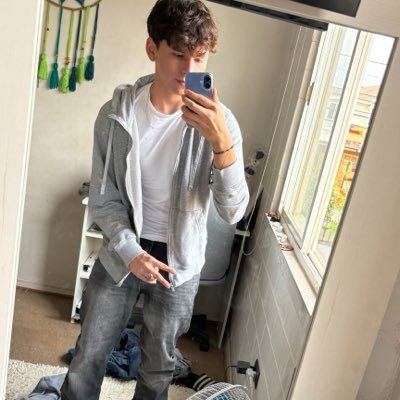 yopojuliansitoo's profile picture