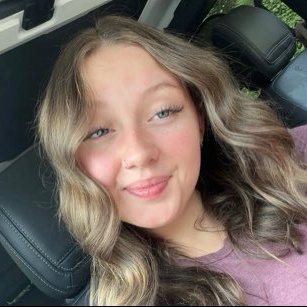 Ellie 🎀's profile picture