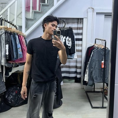 EK's profile picture