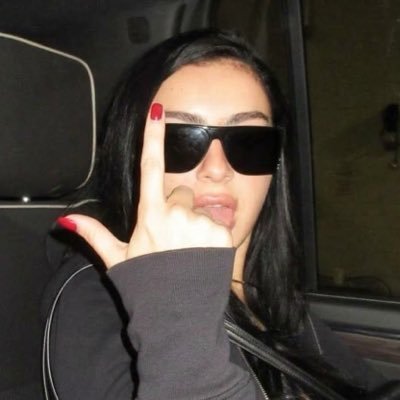 Info Charli xcx's profile picture