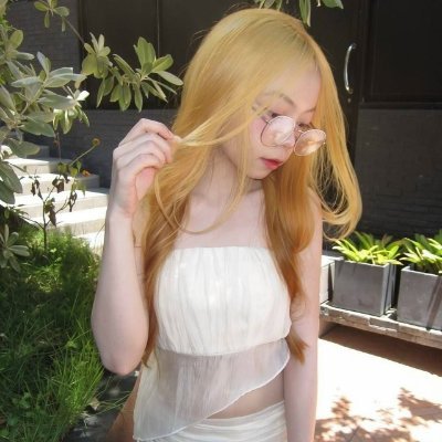 แว่น's profile picture