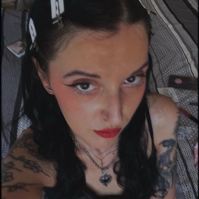 nora ☾ ✧'s profile picture