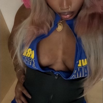 Shit👅's profile picture