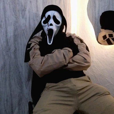 over👻's profile picture