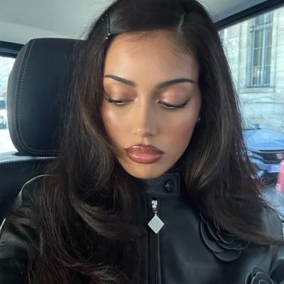 born an ethereal lotus's profile picture