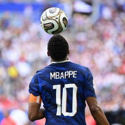 ๐๐๐๐ง๐ง๐ฆโ's profile picture
