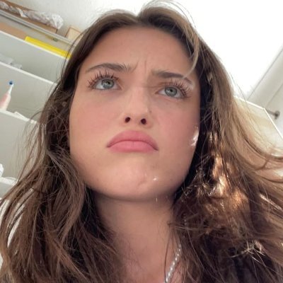 Damla's profile picture