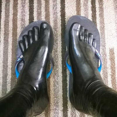 lockedinrubber's profile picture