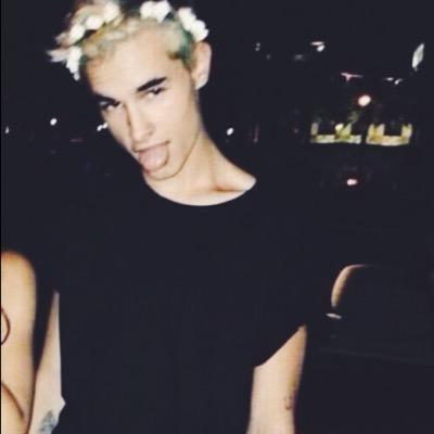 misfitIawIey's profile picture