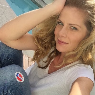 IAmPoliticsGirl's profile picture