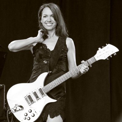 Susanna Hoffs's profile picture