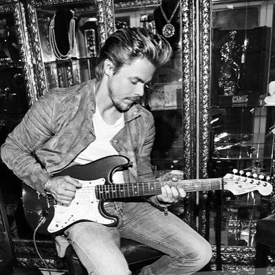 Derek Hough's profile picture